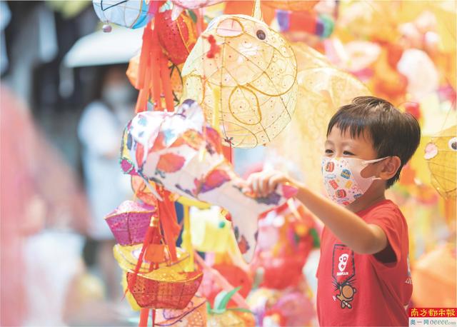 农历七月十四是什么节日，阴历7月14日是什么节日是不是鬼节（这家手工灯笼店成网红打卡点）