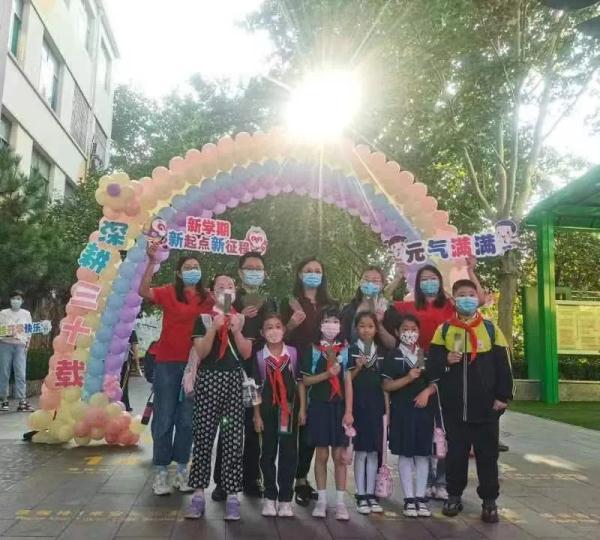 开学祝福语八个字，大学祝福语 八个字（开学第一天各学校“花式”迎接新生）