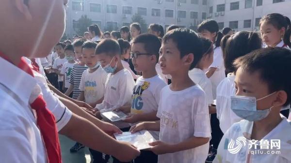 开学祝福语八个字，大学祝福语 八个字（开学第一天各学校“花式”迎接新生）