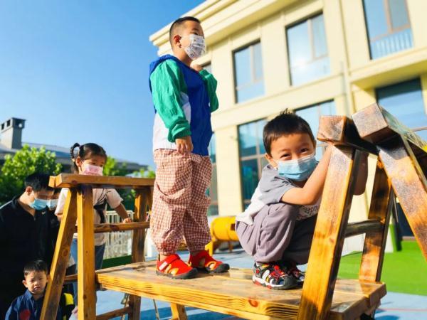 开学祝福语八个字，大学祝福语 八个字（开学第一天各学校“花式”迎接新生）