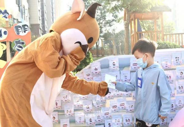 开学祝福语八个字，大学祝福语 八个字（开学第一天各学校“花式”迎接新生）