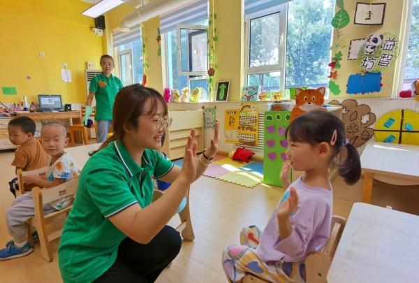 开学祝福语八个字，大学祝福语 八个字（开学第一天各学校“花式”迎接新生）