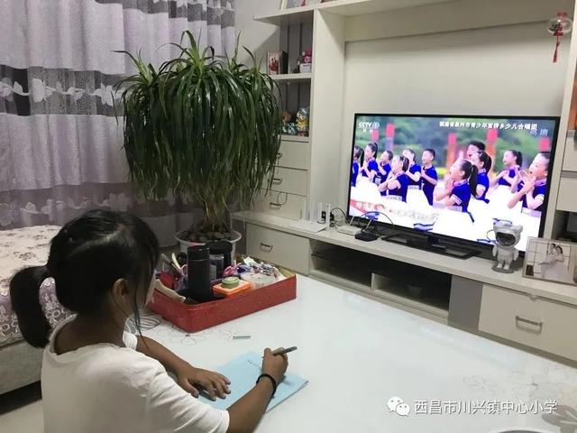 向奋斗在开学第一线的人致敬，我省各地中小学生同上“开学第一课”