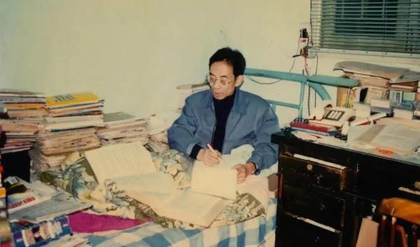 opera2中文歌词，海豚音歌曲原唱（他配译出一代人难忘的旋律）