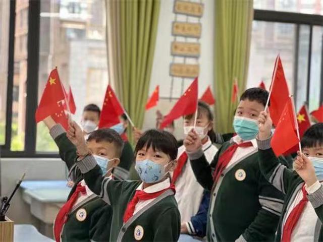 美丽的校园作文400字，美丽的校园作文400字四年级（中国校园正在悄悄变美）