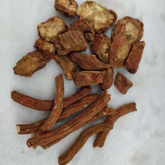 红参的作用与功效，红参的功效与作用（养生功效各不相同）