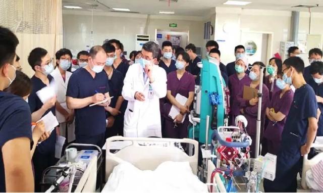 女生说身体不舒服高情商回复，女生说不舒服暖男回复（35岁女白领心脏“停摆”）