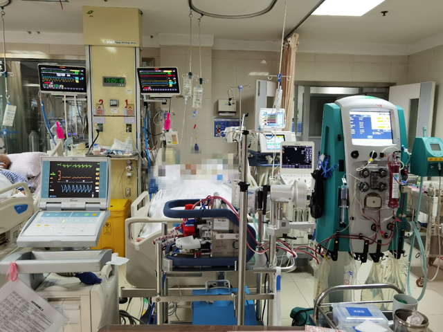 女生说身体不舒服高情商回复，女生说不舒服暖男回复（35岁女白领心脏“停摆”）