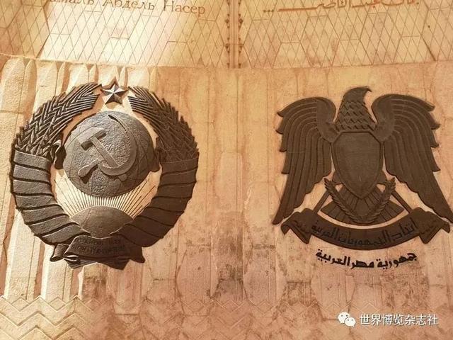 埃及阿布辛贝神庙的简介资料以及历史和迁移，埃及的阿布辛贝神庙供奉的是（神庙可以“逃亡”）