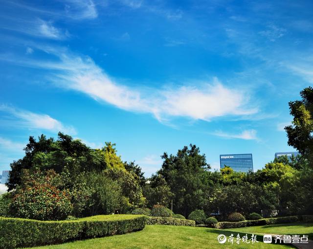 什么的白云，什么的白云像什么（天空中轻盈飘荡的白云）