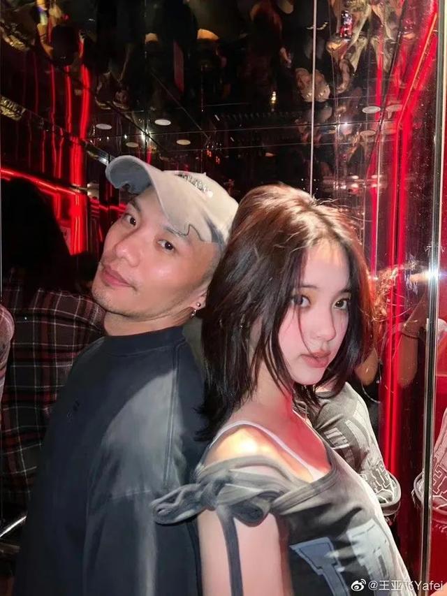 只涂隔离霜可以吗，化妆只涂bb霜不涂隔离霜可以吗（最近带小花上热搜的人）