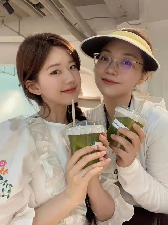 只涂隔离霜可以吗，化妆只涂bb霜不涂隔离霜可以吗（最近带小花上热搜的人）