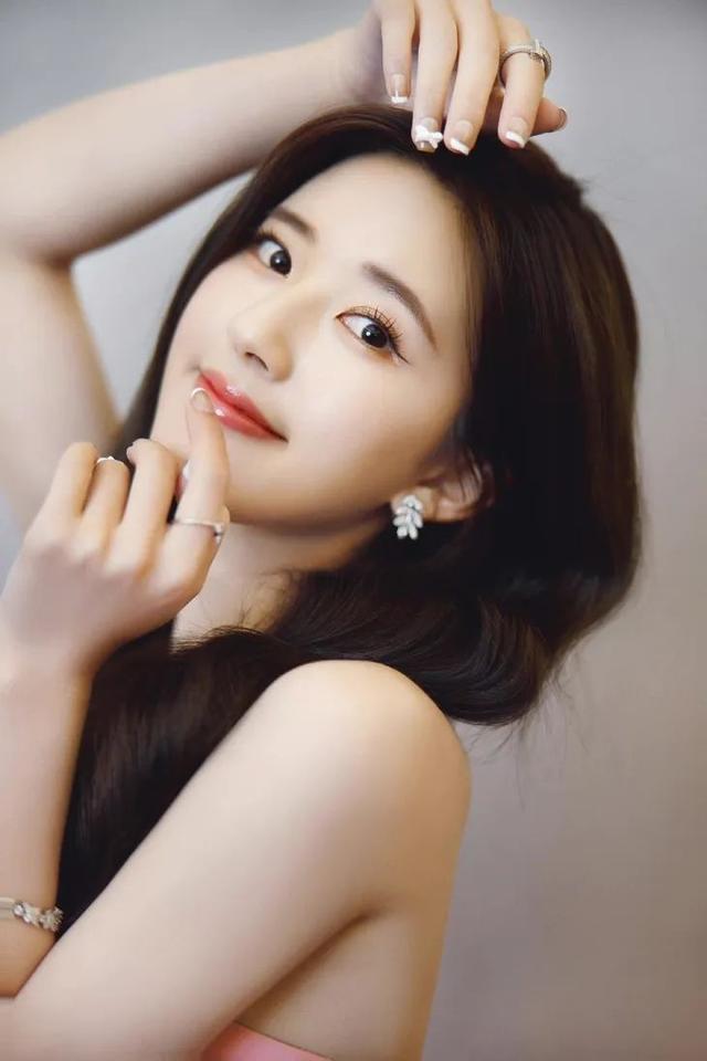 只涂隔离霜可以吗，化妆只涂bb霜不涂隔离霜可以吗（最近带小花上热搜的人）