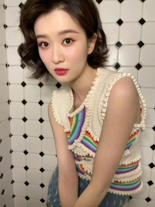 只涂隔离霜可以吗，化妆只涂bb霜不涂隔离霜可以吗（最近带小花上热搜的人）