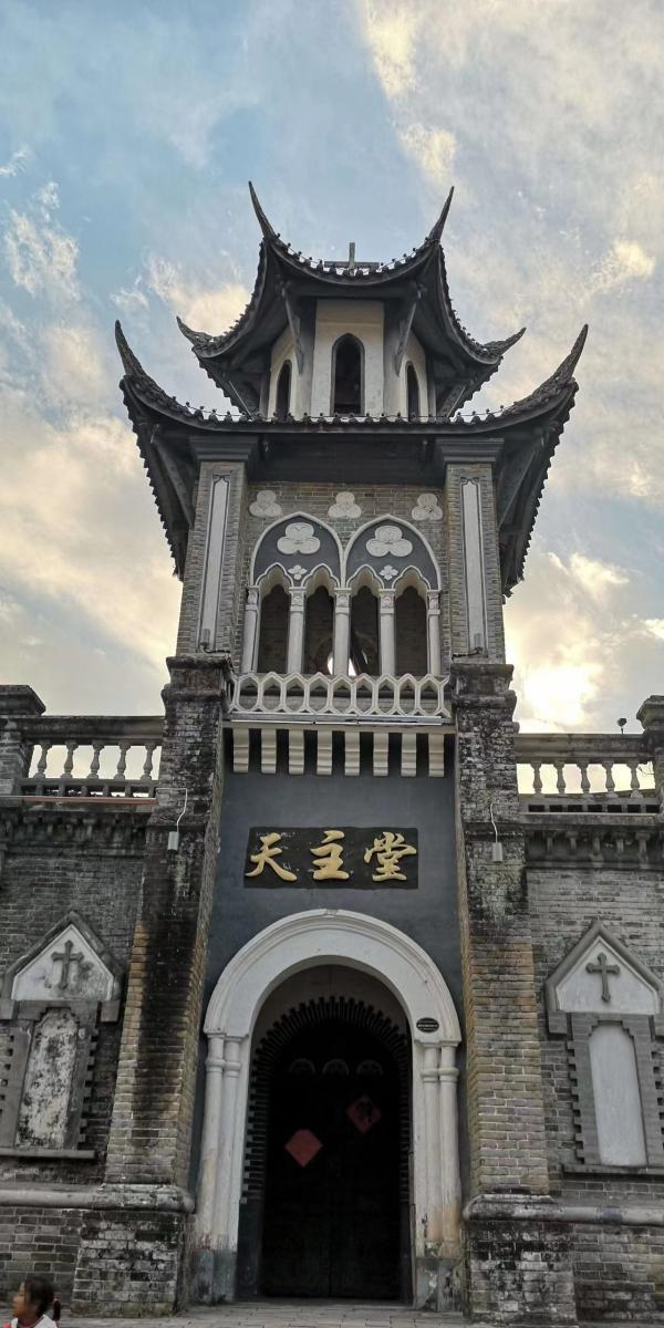 泸定地震海螺沟，甘孜州文旅局长：冰川没影响