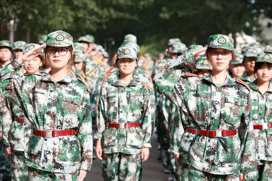 烟台理工学院，烟台理工学院有专科吗（烟台理工学院2022级新生军训高清大图来了）