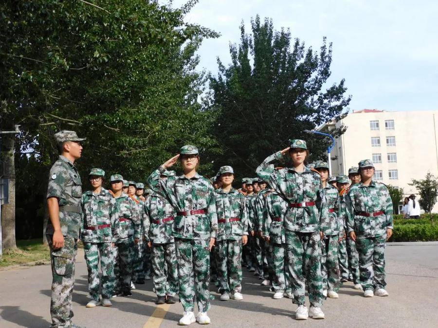 烟台理工学院，烟台理工学院有专科吗（烟台理工学院2022级新生军训高清大图来了）