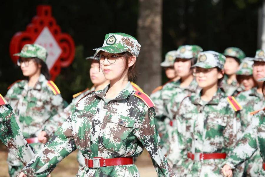 烟台理工学院，烟台理工学院有专科吗（烟台理工学院2022级新生军训高清大图来了）