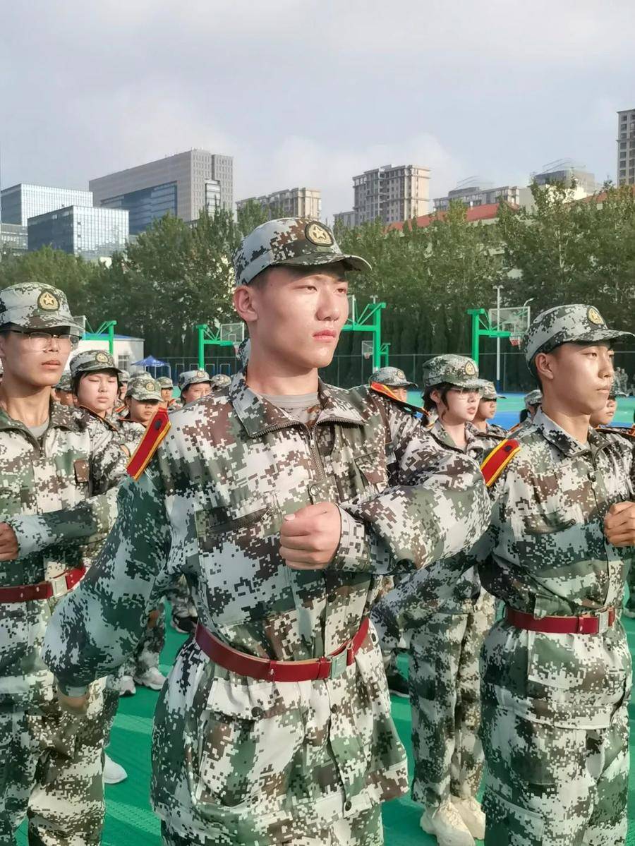 烟台理工学院，烟台理工学院有专科吗（烟台理工学院2022级新生军训高清大图来了）