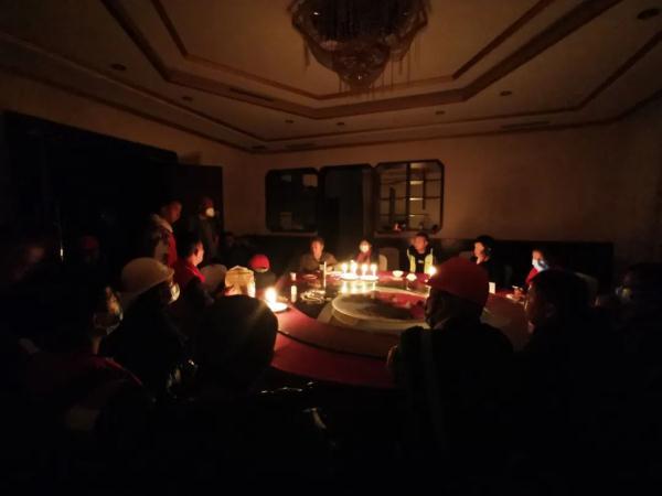 正六后服装什么档次，正六后服装官网（安置点里开了“儿童乐园”）