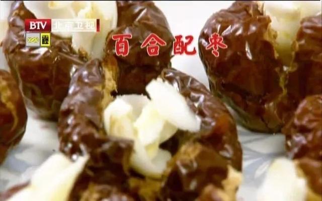 百合怎么做好吃，西芹百合怎么做好吃（这样做养心健脾、远离咳嗽）