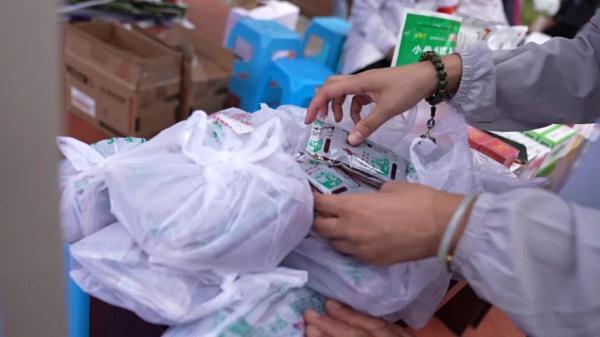 ■″一生只为你守候□″一生只为，为你一生的守候（网友不约而同开始起“名字”网名）