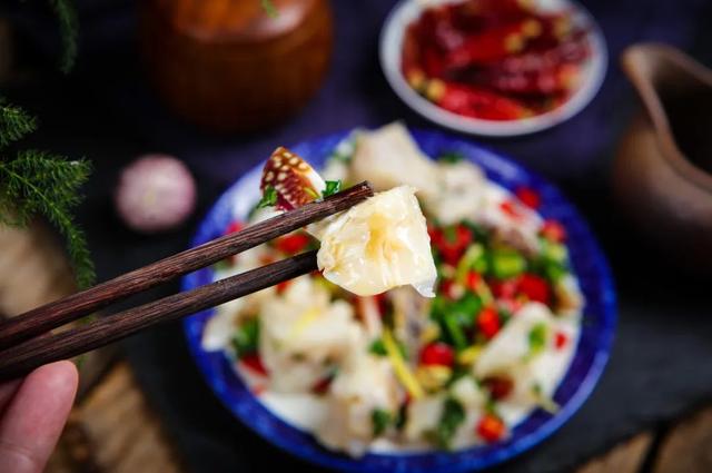 生腌海鲜有寄生虫吗，什么海鲜可以生腌（女子上网学做生腌虾食物中毒）