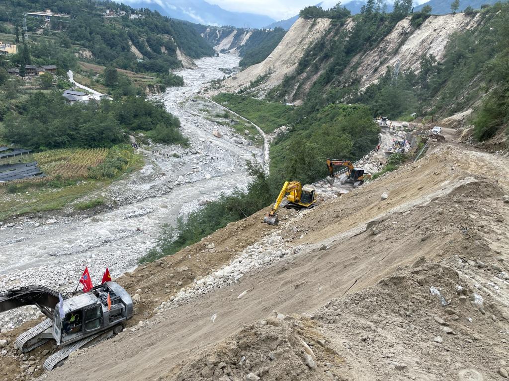 梦见滑坡是什么征兆，梦见山滑坡是什么征兆（新华全媒+丨四川泸定地震72小时争分夺秒救援实录）