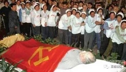 毛爷爷，毛爷爷的生日是多久（毛主席逝世46周年图片）