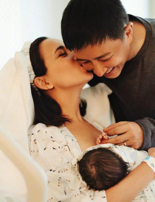 宝贝，宝贝图片文案（韩庚笑得合不拢嘴直呼宝贝）