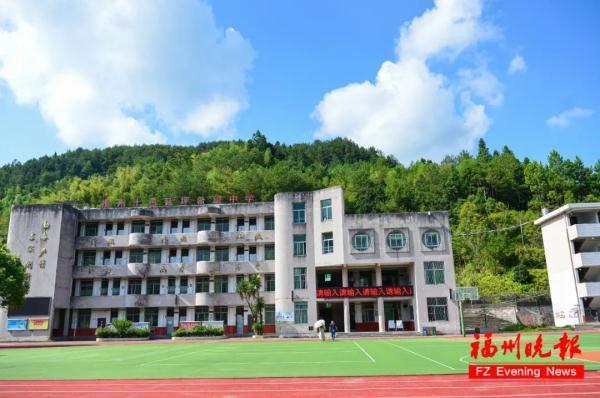 2013福州中考语文，福建省中考总分是多少2017（福州这位老师，大赞）