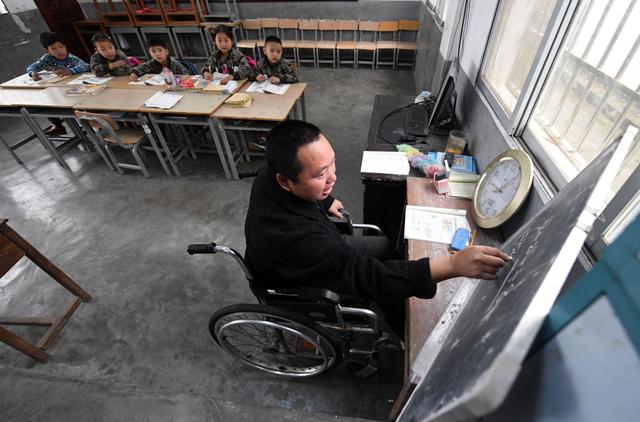 2021年2月节日有哪些 2021年2月节日大全，传统、法定、国际、24节气（10年200多张肖像5万多张照片）