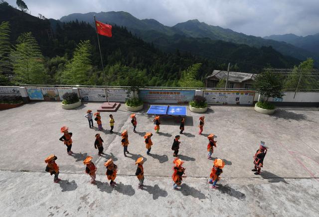 2021年2月节日有哪些 2021年2月节日大全，传统、法定、国际、24节气（10年200多张肖像5万多张照片）