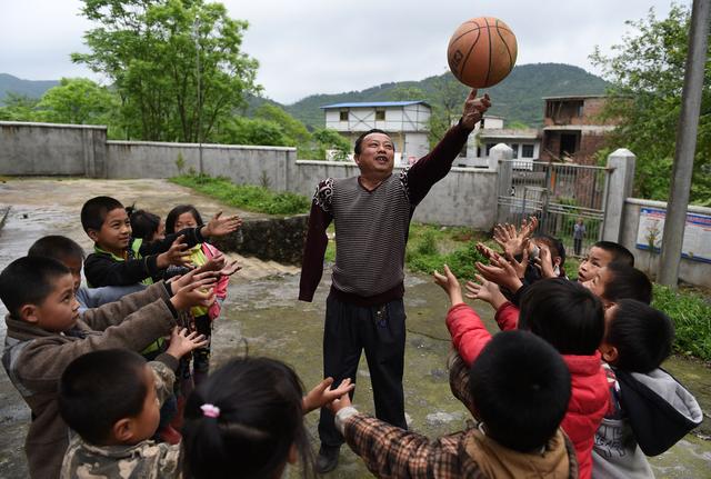 2021年2月节日有哪些 2021年2月节日大全，传统、法定、国际、24节气（10年200多张肖像5万多张照片）