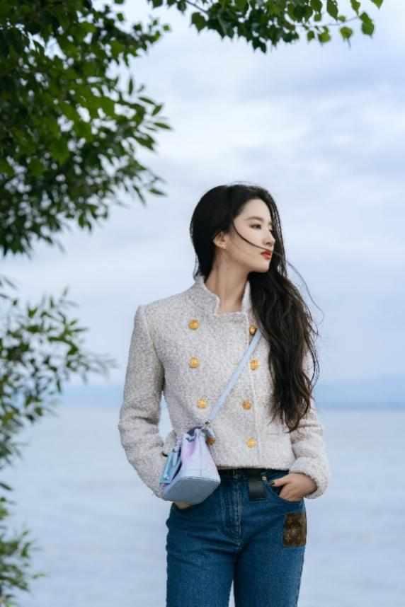 女装夹克外套新款图片，女装夹克外套款式图（路易威登初秋女装夹克系列引领时尚潮流）