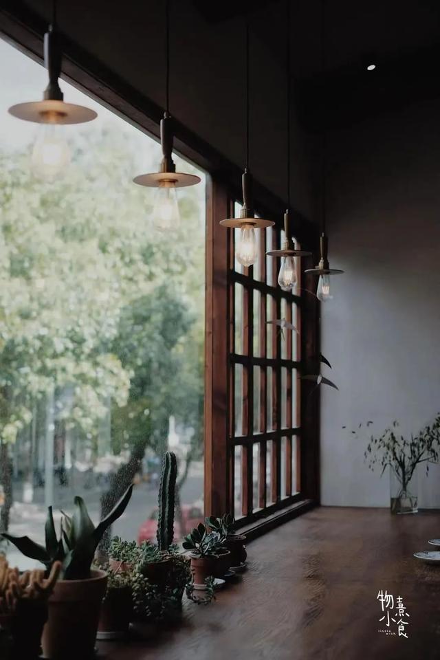 女性适合开什么店，女生适合开的三种店（在小县城开网红店）