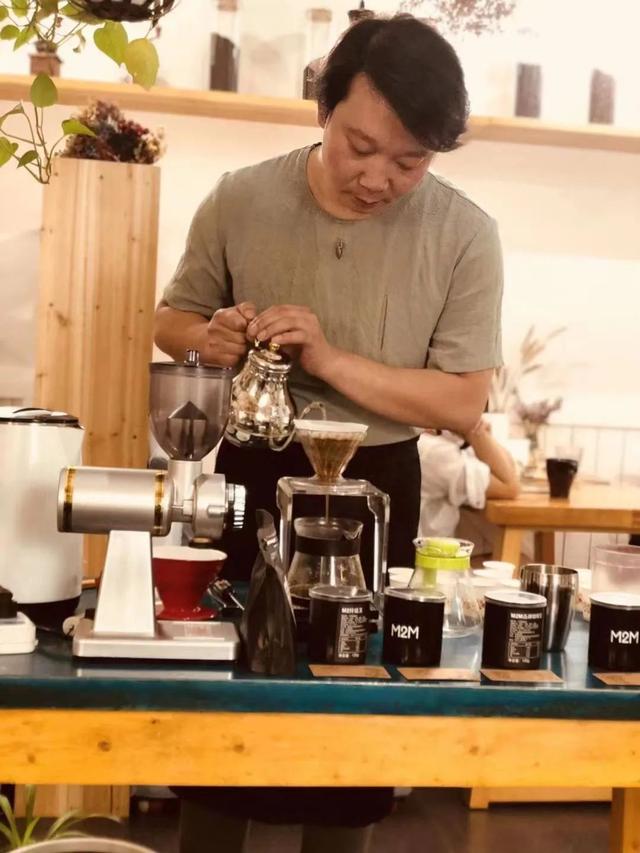 女性适合开什么店，女生适合开的三种店（在小县城开网红店）