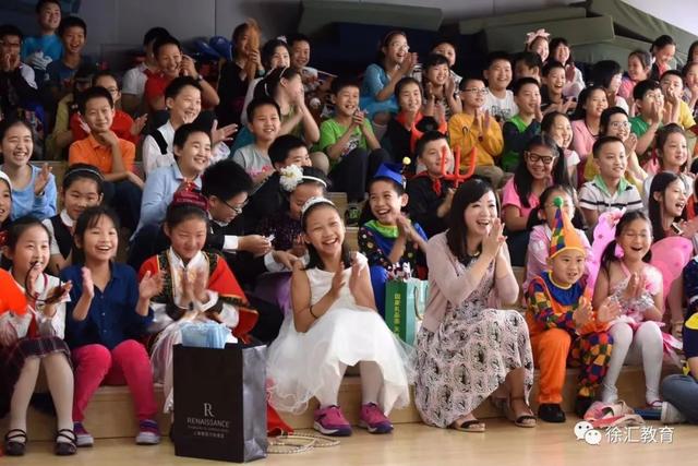 送你一朵小红花，送你一朵小红花电影介绍（我们身边的“四有”好教师图片）