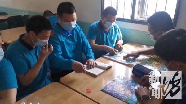 倒鸭子续集昆明大学城，倒鸭子续集视频（在沪小伙成网络“红人”）