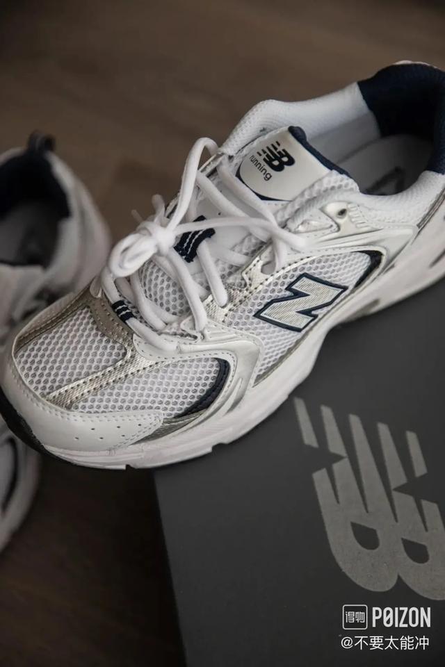 安踏跑鞋排行榜前十名，安踏篮球鞋排行榜前十名（近期人气跑鞋TOP10大公开）