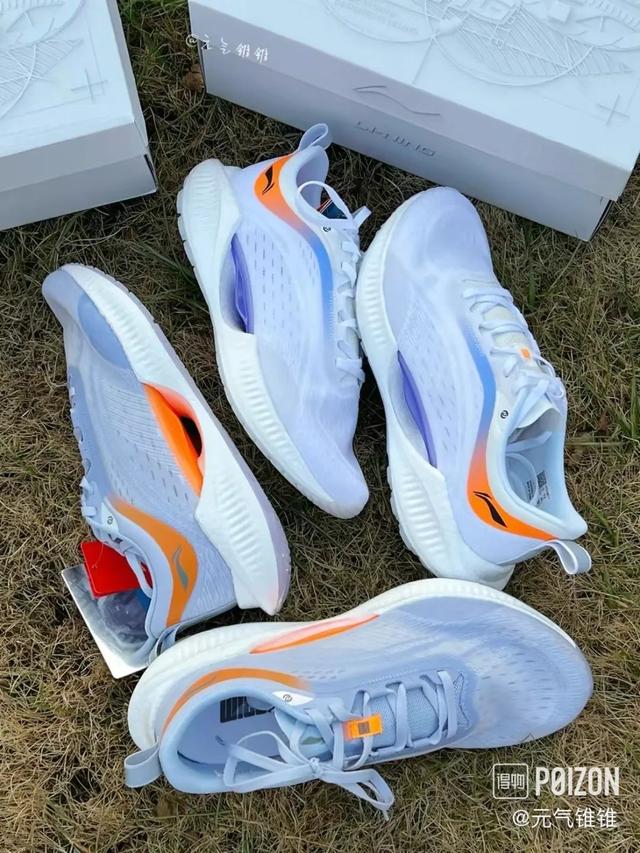 安踏跑鞋排行榜前十名，安踏篮球鞋排行榜前十名（近期人气跑鞋TOP10大公开）