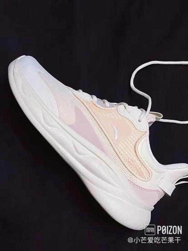 安踏跑鞋排行榜前十名，安踏篮球鞋排行榜前十名（近期人气跑鞋TOP10大公开）