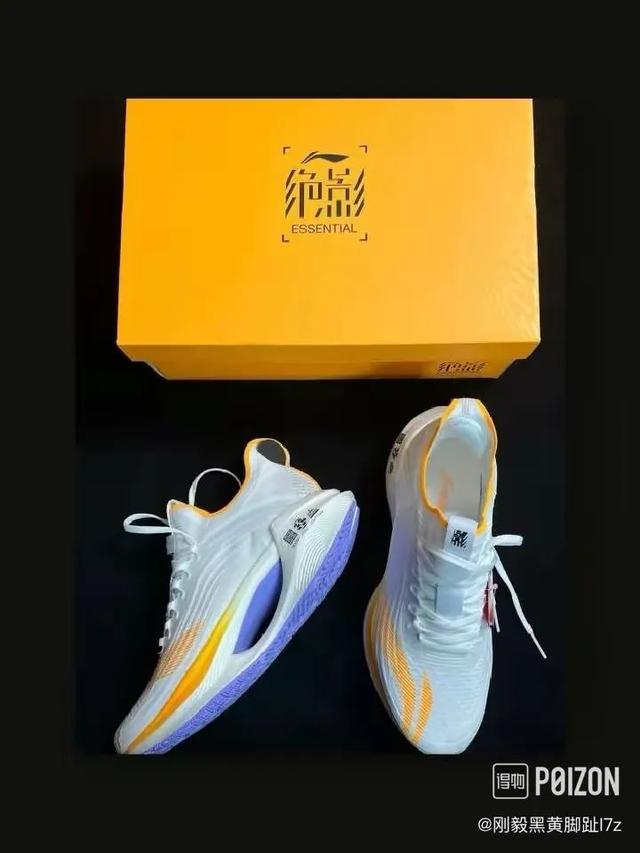 安踏跑鞋排行榜前十名，安踏篮球鞋排行榜前十名（近期人气跑鞋TOP10大公开）