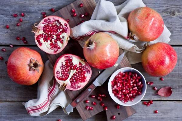 石榴怎么做好吃，石榴怎么做好吃家庭（皮薄肉厚又多汁的石榴怎么挑选）