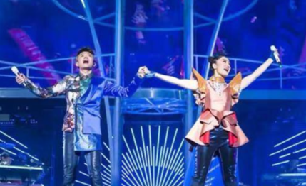 曾毅玲花什么关系，玲花和曾毅是什么关系（中秋晚会只见玲花不见曾毅）