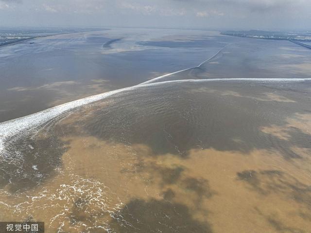 钱塘江位于什么地方，钱塘江位于现在的哪个地方（市民游客前往上虞区钱塘江段观看大潮）