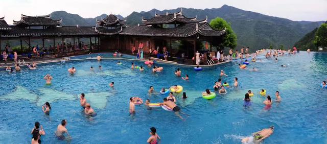 春节去哪里旅游比较好，春节去哪里旅游比较好便宜又好玩（四季畅玩雪峰山的攻略都在这里了）