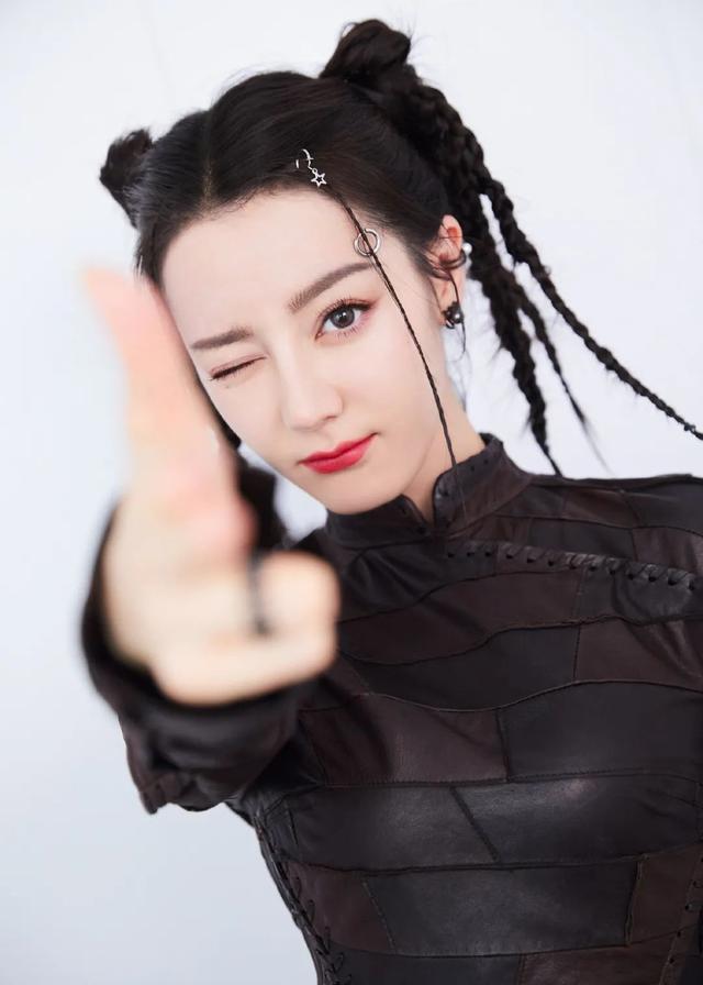 短发马尾怎么扎好看，短发马尾怎么扎好看小女孩（这样扎双马尾更可爱）