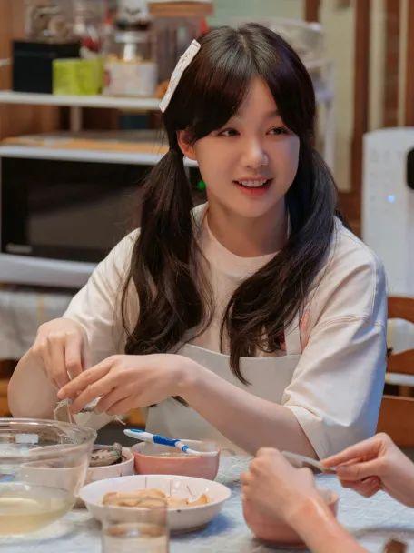 短发马尾怎么扎好看，短发马尾怎么扎好看小女孩（这样扎双马尾更可爱）