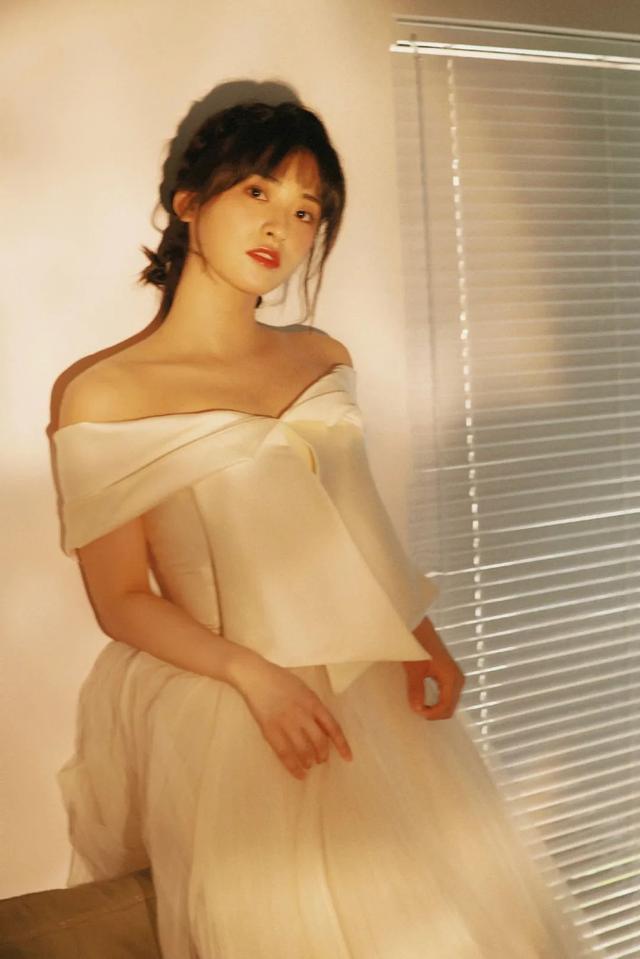 短发马尾怎么扎好看，短发马尾怎么扎好看小女孩（这样扎双马尾更可爱）